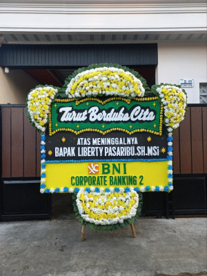 Papan Bunga Duka di Giriwungu